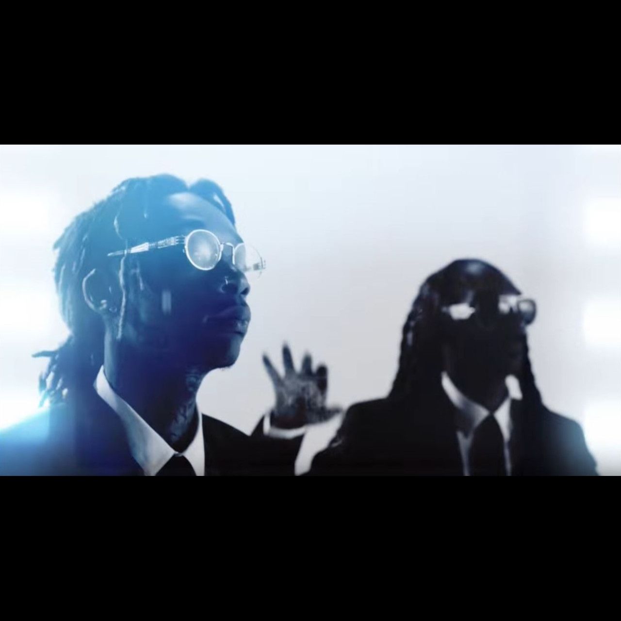 Snoop Dogg - Kush Ups (ft. Wiz Khalifa) (Thumbnail)