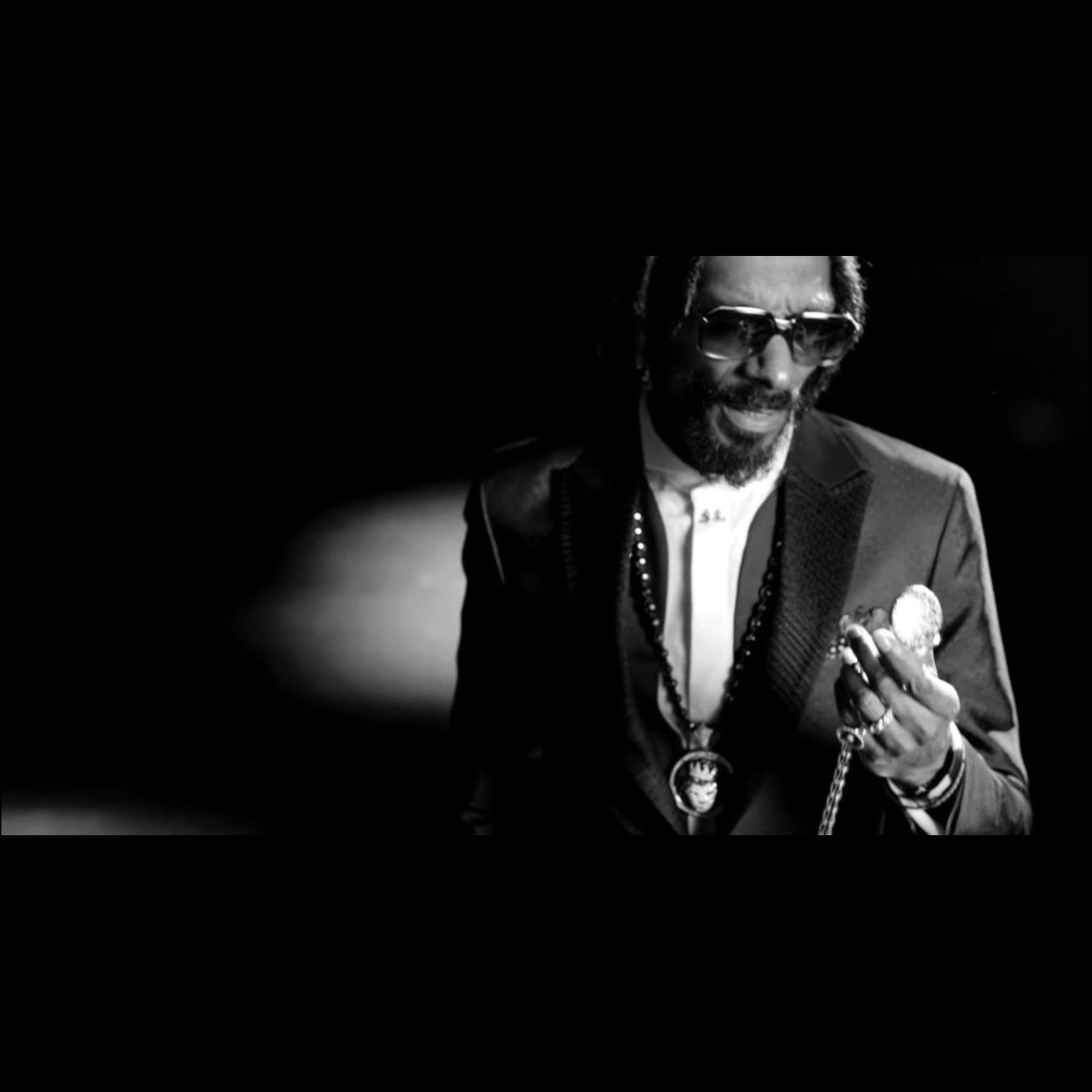 Snoop Lion - No Guns Allowed (ft. Drake and Cori B) (Thumbnail)